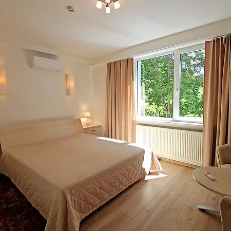 Viola Aparthotel 3*