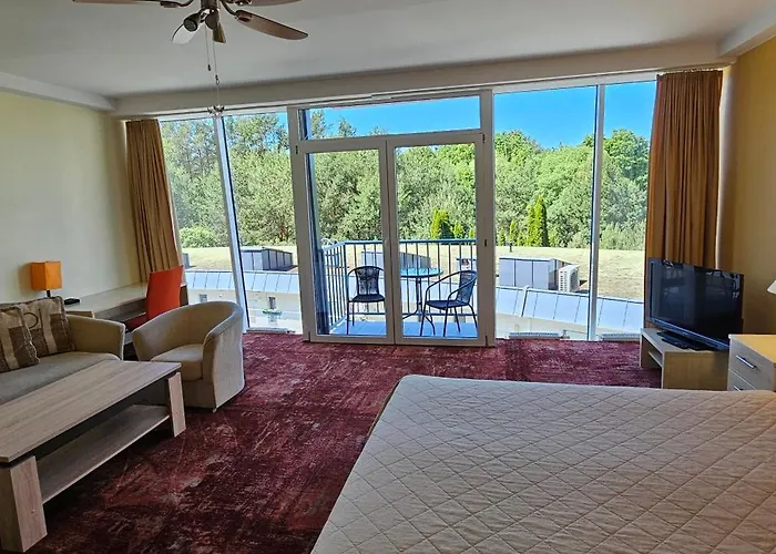 Viola Apartmanhotel 3*